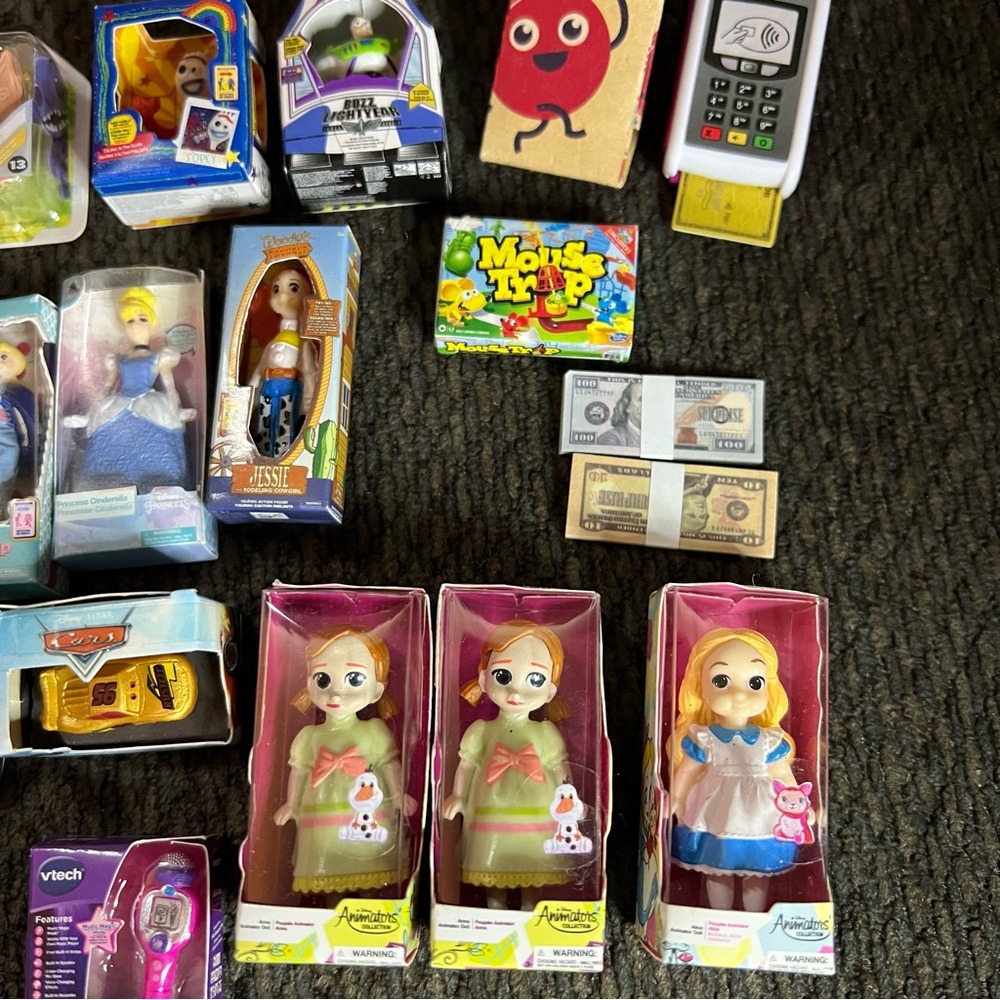 Zuru Mini Brands Collection-Star Wars,Disney,Foodie And More - Picture 7 of 9
